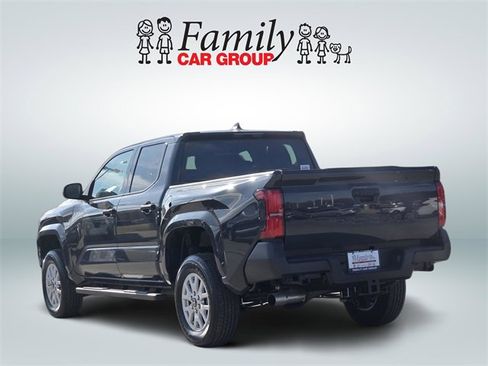 Used 2024 Toyota Tacoma SR image 3