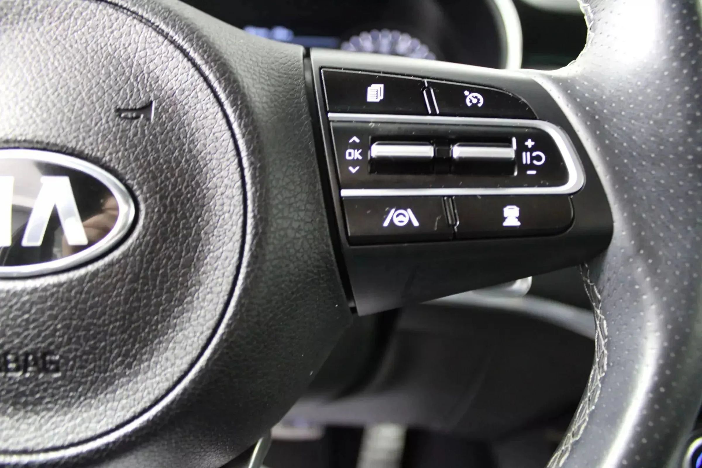 Used 2022 Kia Stinger GT2 AWD/4WD image 18