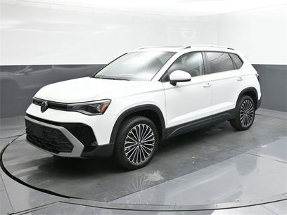 New 2025 Volkswagen Taos SE