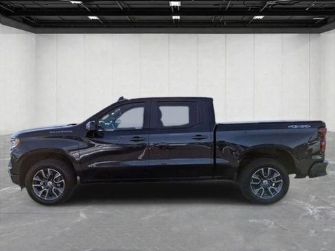 Used 2022 Chevrolet Silverado 1500 RST AWD/4WD image 2