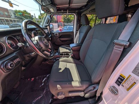 Used 2020 Jeep Wrangler Unlimited Sport image 15