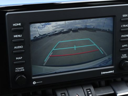 Used 2022 Toyota RAV4 XLE Premium image 15