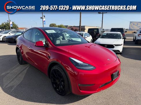 Used 2023 Tesla Model Y Long Range AWD/4WD image 1