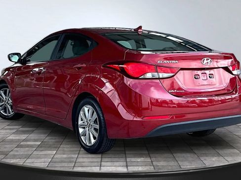 Used 2014 Hyundai Elantra SE w/ Option Group 02 FWD image 4