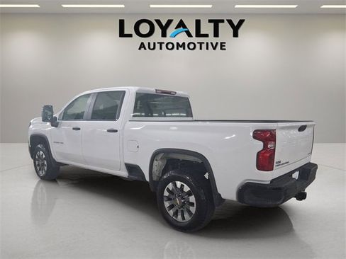 Used 2024 Chevrolet Silverado 2500 Custom w/ Custom Value Package image 3