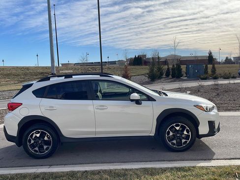 Used 2019 Subaru Crosstrek 2.0i Premium image 2