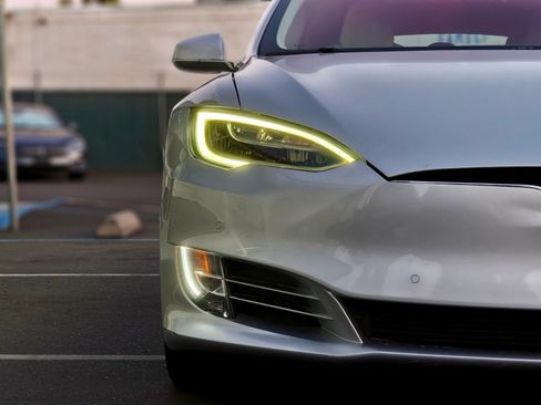 Used 2018 Tesla Model S 100D AWD/4WD image 12