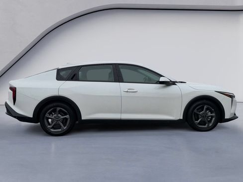 Used 2025 Kia K4 FWD image 6