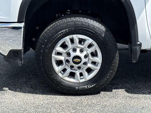 Used 2025 Chevrolet Silverado 2500 LT w/ Convenience Package AWD/4WD image 11
