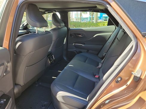 Used 2024 Toyota Crown Platinum image 11