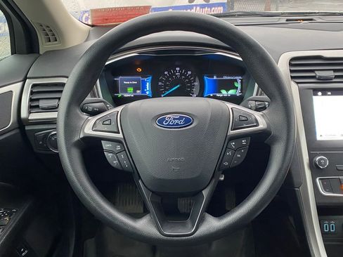 Used 2019 Ford Fusion SE image 19