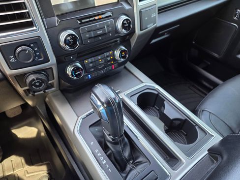 Used 2016 Ford F150 Lariat w/ Equipment Group 502A Luxury AWD/4WD image 16