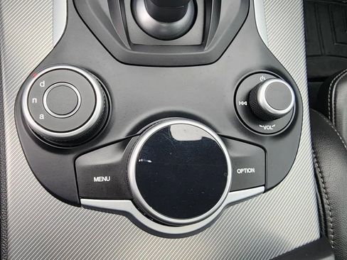 Used 2018 Alfa Romeo Stelvio Ti Sport AWD/4WD image 25