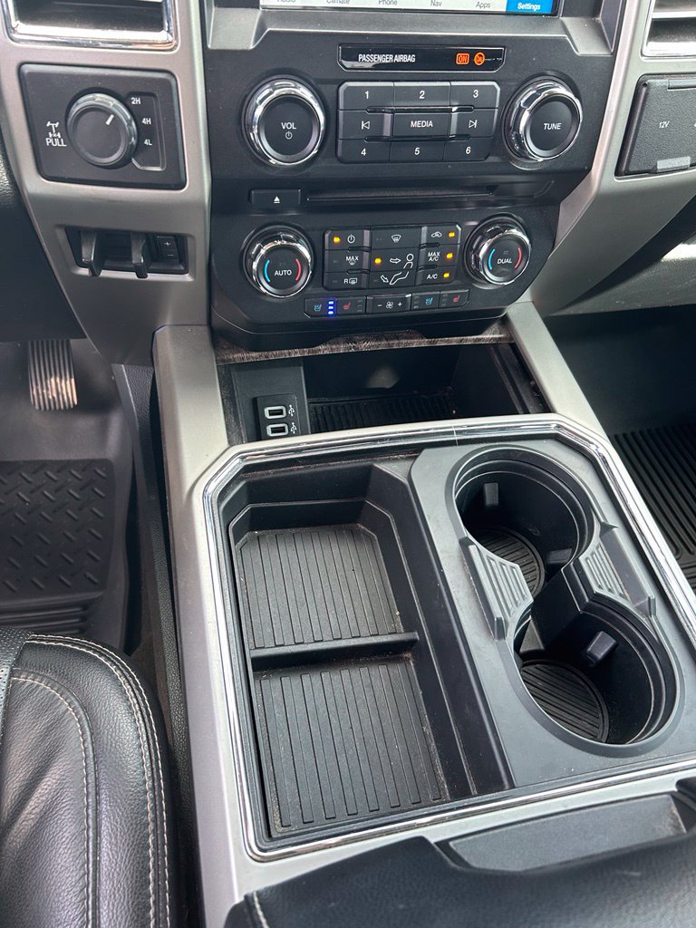 Used 2017 Ford F250 Lariat w/ Lariat Value Package AWD/4WD image 22