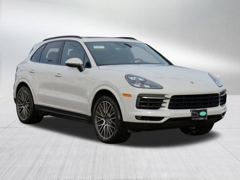 Used 2021 Porsche Cayenne image 3