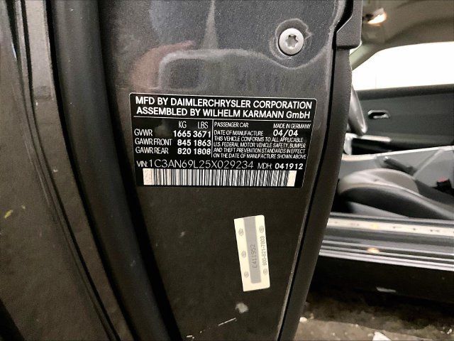 Used 2005 Chrysler Crossfire Limited RWD image 30