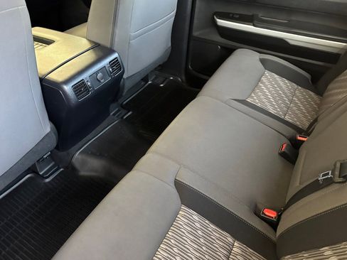 Used 2019 Toyota Tundra SR5 w/ SR5 Upgrade Package AWD/4WD image 12