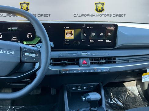 Used 2025 Kia K4 LXS image 13