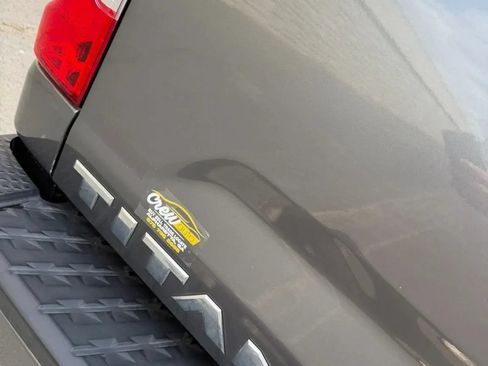 Used 2017 Nissan Titan SV RWD image 10