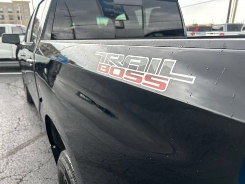 Used 2021 Chevrolet Silverado 1500 LT Trail Boss w/ Convenience Package II AWD/4WD image 15