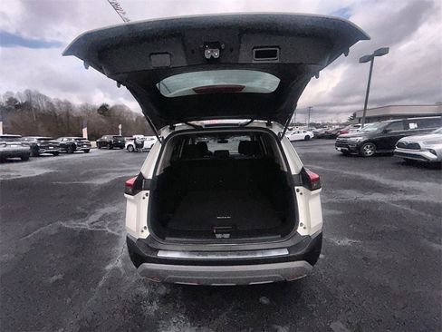 Used 2023 Nissan Rogue SV image 28