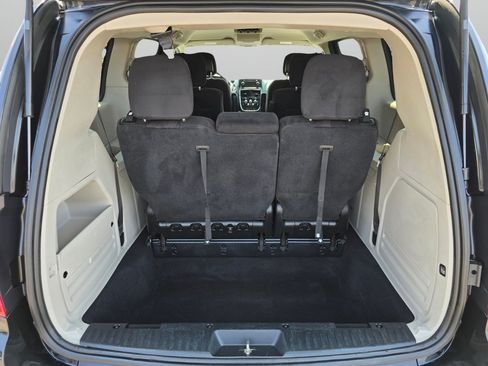 Used 2014 Dodge Grand Caravan SE w/ Quick Order Package 29E SE FWD image 18