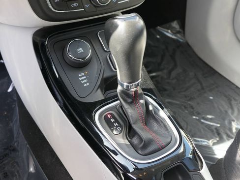 Used 2020 Jeep Compass Limited AWD/4WD image 21