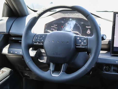 New 2026 Lexus ES 350e FWD image 18