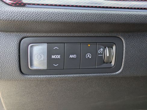 Used 2024 Chevrolet Traverse Z71 w/ LPO, Floor Liner Package image 15