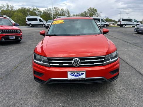 Used 2018 Volkswagen Tiguan SE w/ Panoramic Sunroof Package AWD/4WD image 2