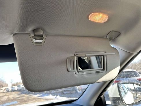 Used 2023 Nissan Pathfinder SL AWD/4WD image 29