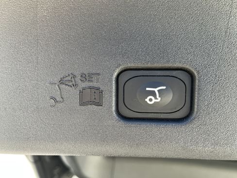 Used 2025 Lincoln Nautilus Reserve AWD/4WD image 38