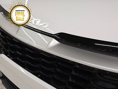 Certified 2025 Kia Sportage EX image 11