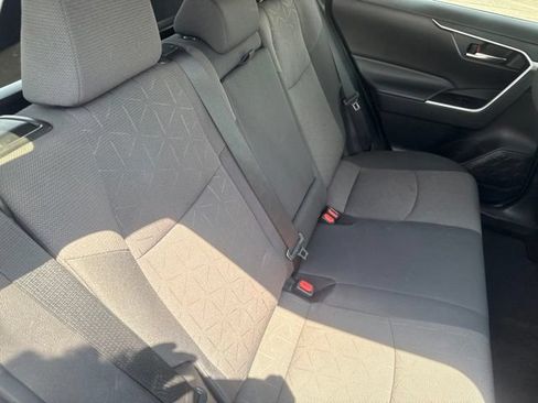 Used 2019 Toyota RAV4 XLE w/ Convenience Package FWD image 18