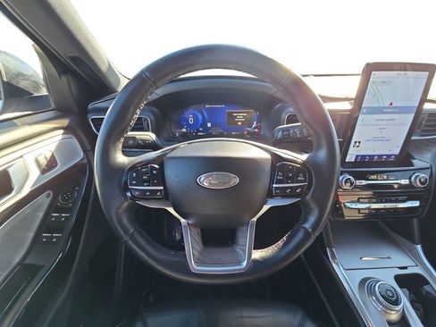 Used 2022 Ford Explorer Platinum w/ Equipment Group 601A image 14
