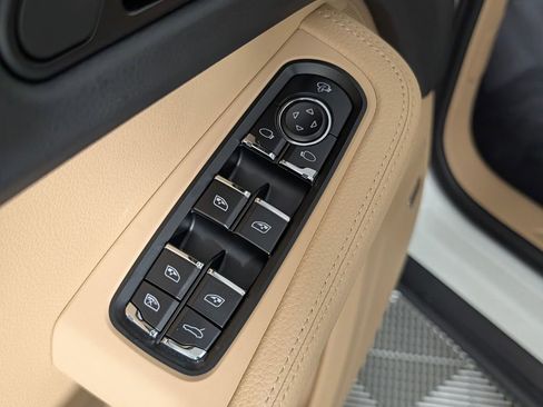 New 2026 Porsche Macan AWD/4WD image 27