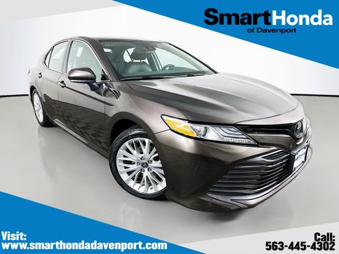 Used 2019 Toyota Camry XLE image 1