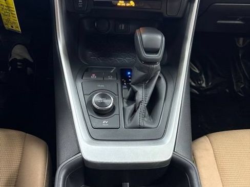 Certified 2025 Toyota RAV4 LE AWD/4WD image 21