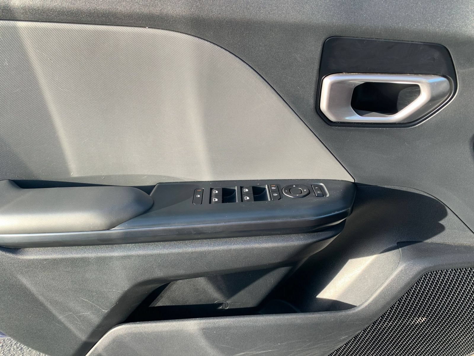 Used 2025 Kia K4 FWD image 18