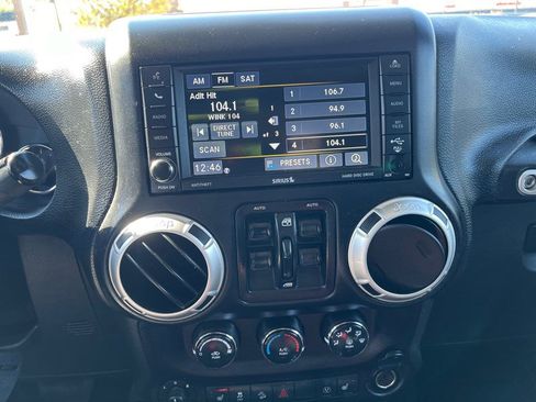 Used 2015 Jeep Wrangler Unlimited Sport image 13