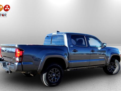 Used 2020 Toyota Tacoma SR5 w/ Technology Package image 2
