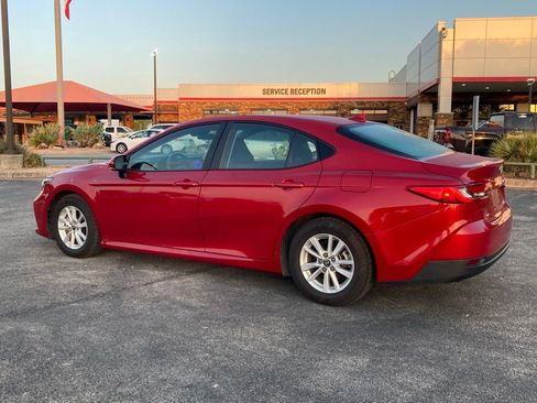 Used 2025 Toyota Camry LE FWD image 7