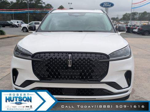 New 2026 Lincoln Aviator 2WD w/ Jet Appearance Package image 3