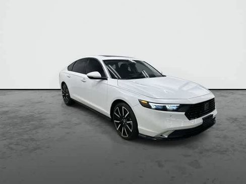 Used 2024 Honda Accord Touring image 6