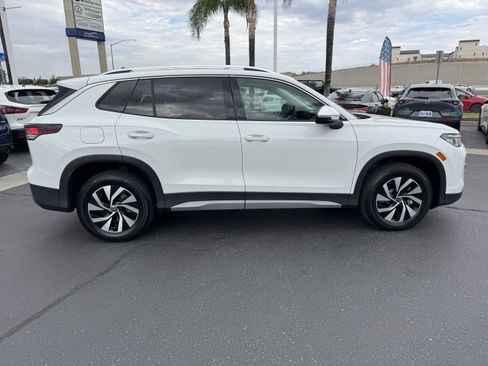Used 2025 Volkswagen Tiguan S AWD/4WD image 10