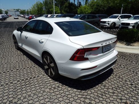 Certified 2025 Volvo S60 T8 Plus AWD/4WD image 5