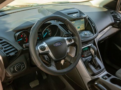 Used 2016 Ford Escape SE w/ Equipment Group 201A AWD/4WD image 10