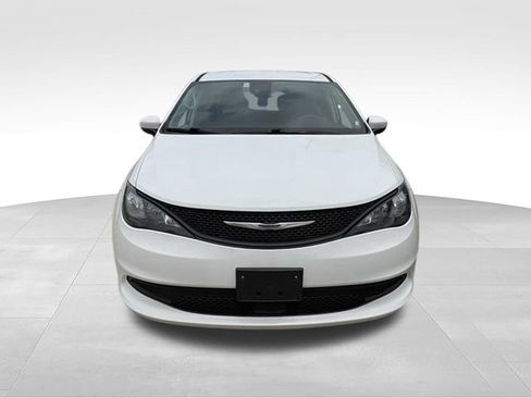 Used 2023 Chrysler Voyager LX FWD image 8