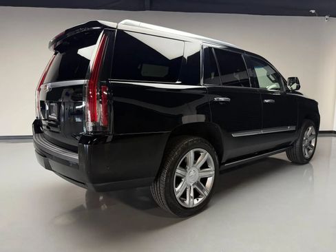 Used 2019 Cadillac Escalade Premium Luxury AWD/4WD image 4