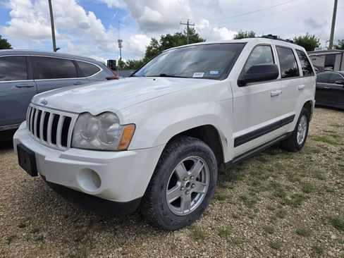 Used 2006 Jeep Grand Cherokee Laredo AWD/4WD image 1